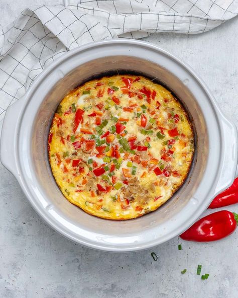 Crockpot Eggs, Crockpot Egg Casserole, Clean Eating On A Budget, Eating On A Budget, Clean Eating Kids, Clean Breakfast, Egg Casserole, Clean Food Crush, Food Crush