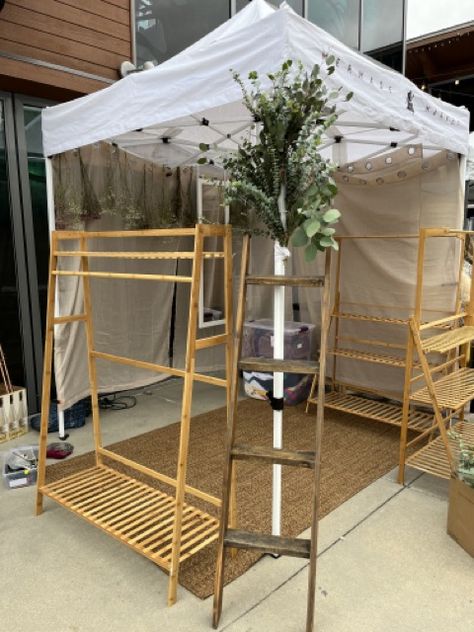 Housing Fair Booth Display Ideas, Boutique Craft Fair Set Up, Market Booth Ideas Display Stands, Farmers Market Booth Ideas Design, 8x8 Booth Layout, Boho Vendor Booth Display, Plant Market Stall Ideas, Craft Fair Stand, Plant Booth Display