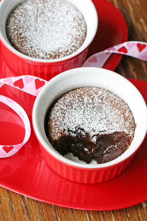 Chocolate Molten Lava Cakes - by Glorious Treats Molton Lava Cake, Molten Chocolate Lava Cake, Molten Lava Cakes, Chocolate Souffle, Molten Lava, Chocolate Lava, Lava Cake, Chocolate Lava Cake, Lava Cakes