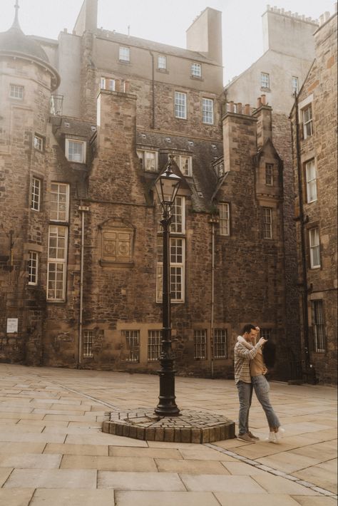 edinburgh, scotland, engagement photos, united kingdom, engagement pictures outfits, edinburgh outfits Scotland Engagement Photos, Outfits Edinburgh, Edinburgh Couple, Scotland Honeymoon, Engagement Pictures Outfits, Couple Travel Photos, Pictures Outfits, Scotland Trip, Couple Shots