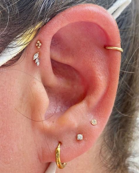 Dainty Constellation Piercing, Constellation Piercing Ideas, Dainty Ear Styling, Double Forward Helix Piercing Studs, Ear Constellation Piercings, Triangle Ear Piercing, Elegant Ear Piercings, Ear Piercing Layout, Triple Flat Piercing