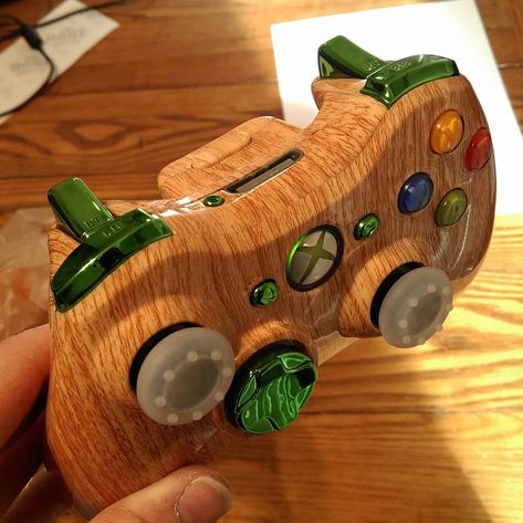 Custom Xbox, Crystal Drawing, Video Games Memes, Video Game Room Design, Xbox Controller, Cool New Gadgets, Ps4 Controller, Video Gamer, Video Game Room