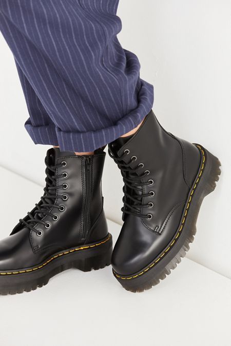 Red Doc Martens, Jadon Boots, Dr Martens Jadon, Doc Martens Outfit, Doc Martens Boots, Army Boots, Shoe Company, Designer Boots, Doc Martens