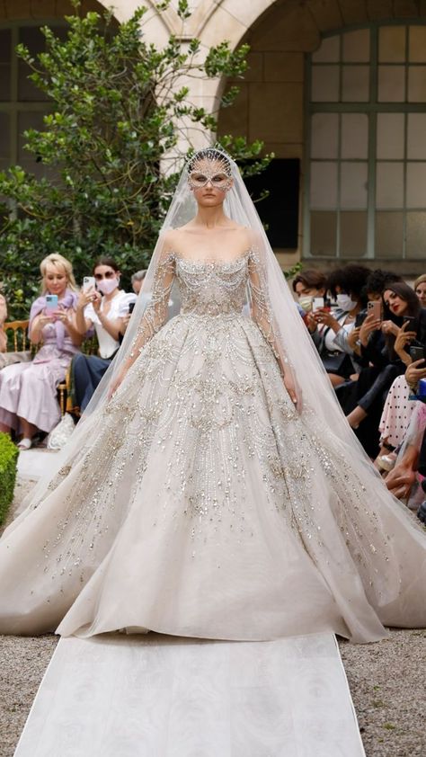 Ellie Saab Wedding, Wedding Dresses Zuhair Murad, Zuhair Murad Bridal, Arabic Wedding Dresses, Zuhair Murad Couture, Zuhair Murad Dresses, 2022 Couture, Zuhair Murad Haute Couture, Dream Wedding Ideas Dresses