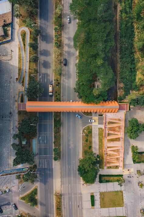 Gallery of Footbridge of Chang’an Experimental Primary School / Zhutao Architecture Design Studio - 6 Landscape Architecture Graphics, Architecture Design Studio, Walkway Design, Campus Design, Architecture Graphics, Architecture Concept Drawings, Parametric Design, Pedestrian Bridge, Bridge Design