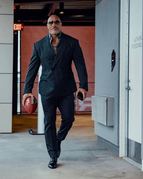 Broken Record, Black Suit Men, Black Men Fashion Casual, Mens Fashion Blazer, Mens Fashion Edgy, The Rock Dwayne Johnson, Dapper Style, Mens Casual Dress Outfits, Men Stylish Dress