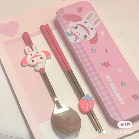 Sanrio Utensils, Perpel Wallpapers, Kotak Bekal, Hello Kitty Videos, Pretty Mugs, Baby Doll Accessories, Beauty Products Drugstore, Cute Kitchen, Cute House