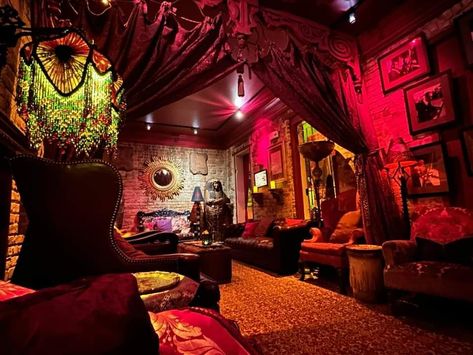 Alt House Interior, 1920s Decor, Goth Home, Dark Home, Dreamy Room, Room Design Bedroom, Dream Room Inspiration, Dream House Interior, Room Inspiration Bedroom