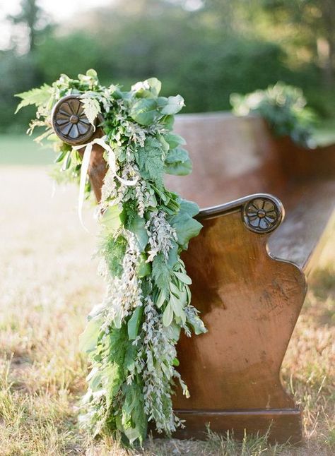 Wedding Venues Church, Vintage Wedding Ceremony, Elegant Rustic Wedding, Prairie Wedding, Wedding Pews, Wedding Themes Spring, Cheap Wedding Venues, Church Pew, Church Flowers