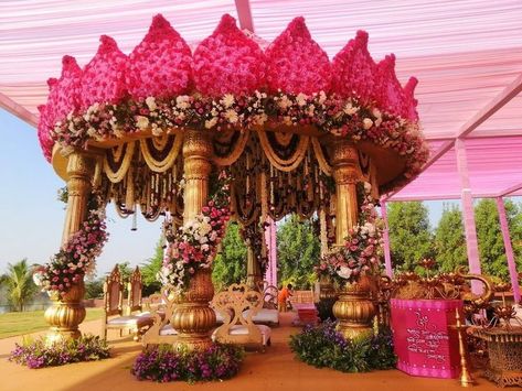 Indian wedding mandap inspired by lotus flower Vidhi Mandap, Gauri Decoration, Engagement Stage Decoration, Mandap Design, Mandap Decor, Marriage Decoration, Event Stage, Wedding Stage Decorations, Wedding Function