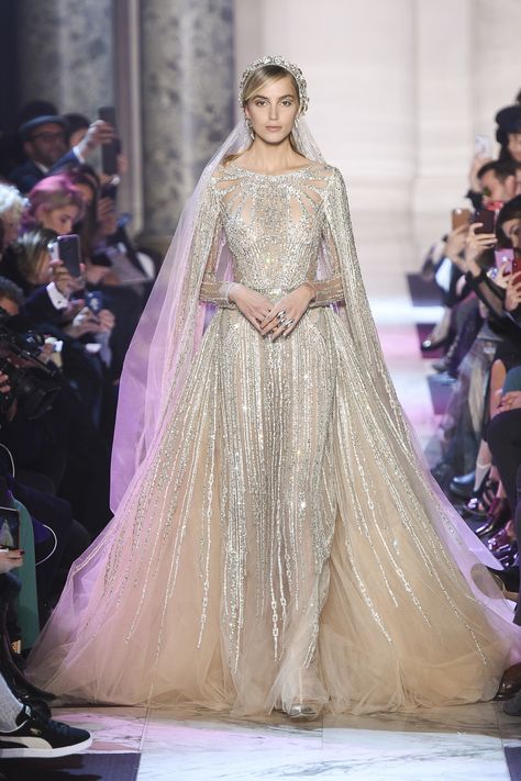 Elie Saab Haute Couture S/S 2018 Paris Elle Saab, Elie Saab Wedding Dress, Elie Saab Bridal, Elie Saab Dresses, Fair Wedding, Creative Fabric, Elie Saab Haute Couture, Medieval Gown, Haute Couture Paris