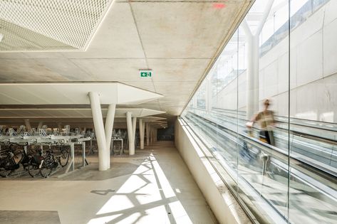 Arch2O-Strawinskylaan Bicycle Parking-wUrck-04 Bicycle Parking Design, Ramps Architecture, Bicycle Garage, Glass Pavilion, Steel Pergola, Space Frame, Steel Columns, Bicycle Parking, Urban Furniture