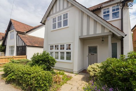 New life for a 1920s home - extension and full renovation, Thames Ditton, Surrey: classic Houses by TOTUS 1920 House Exterior, 1930 House Exterior, 1920s House Exterior, 1930s House Exterior Uk, 1930s House Extension, 1930s House Exterior, Tudor House Exterior, 1920 House, 1920s Home