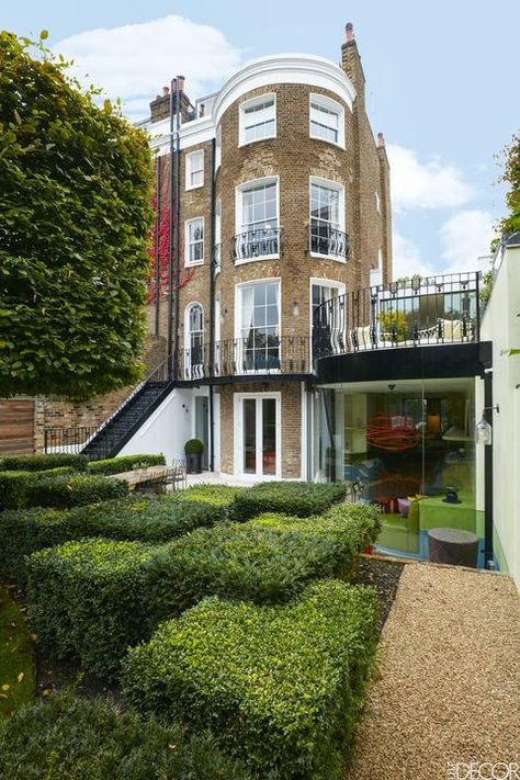 London Townhouse London Townhouse Interior, London House Interior, Townhouse London, Designer Character, English Townhouse, House Victorian, Townhouse Exterior, Townhouse Interior, Bedroom Victorian