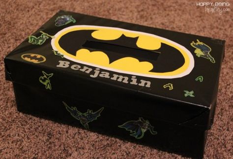 Ben's Batman Valentine Box Batman Valentines Boxes, Batman Valentine, Batman Valentines, Diy Valentines Box, Valentine Boxes For School, Kids Valentine Boxes, Tomorrow Is Friday, Valentine Card Box, Batman Gifts