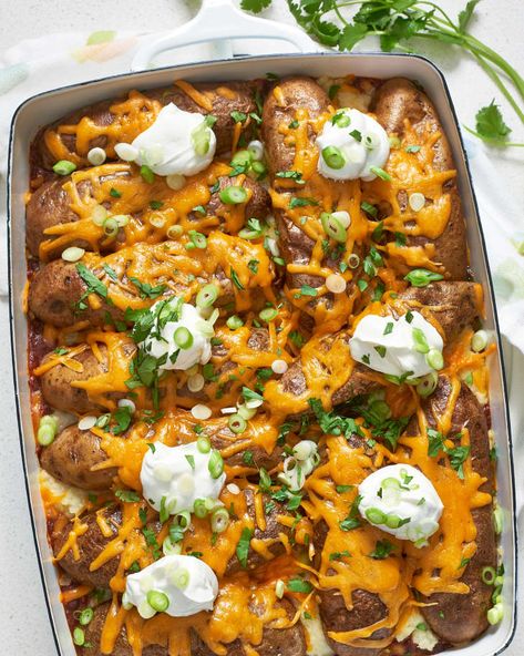 Chili And Potatoes, Uses For Leftover Chili, Leftover Baked Potato, Leftover Chili Recipes, Chili Ideas, Family Casseroles, Chili Baked Potato, Chili Bake, Leftover Baked Potatoes