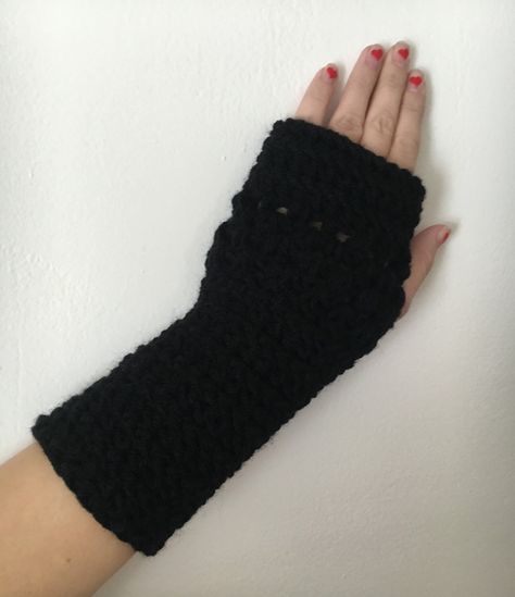 Black Fingerless gloves, Fingerless gloves, wrist warmers, gloves, crocheted gloves, black crochet gloves by LucyTy on Etsy https://www.etsy.com/listing/265563051/black-fingerless-gloves-fingerless Steampunk Clothing Women, Gloves Steampunk, Steampunk Outfits Women, Black Fingerless Gloves, Half Gloves, Knitted Fingerless Gloves, Women Gloves, Half Finger Gloves, Short Gloves