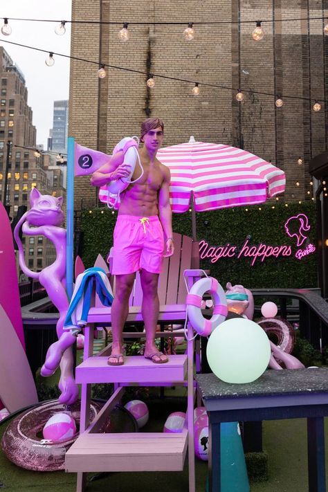 Lifeguard Ken at this fun Barbie birthday party for Laverne Cox | Photography by Luis Zepeda Ken Theme Party, Barbie Themed Outfits, Outfits Muslim, Barbie Theme Party, Barbie Birthday Party, Barbie Theme, Barbie Birthday, Barbie Party, Brunch Outfit