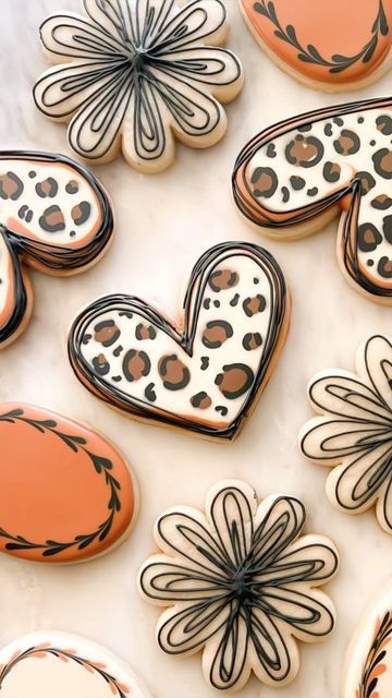 Macey Hill on Instagram: "F O L L O W @ohbabybakery to stay connected!!! Leopard Print🐆🧡🖤 Here's a little sneak peek of the fall cookie set this week! ✨ F O L L O W along to see more videos from this set! . . . #cookiedecorating #cookietutorial #dfwcookies #dallas #fallcookies #leopardprintcookie #leopardprint #cookievideo #wetonwetcookies #decoratedsugarcookies #ohbabybakery" Leopard Print Cookies Decorated, Fall Decorated Cookies, Cowboy Cookies, Crazy Cookies, Cookie Decorating Party, Sugar Cookie Royal Icing, Iced Sugar Cookies, Cookie Tutorials, Cookie Time