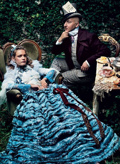 HD ‘Alice in Wonderland.’ Natalia Vodianova in Lacroix Haute Couture photographed by Annie Leibovitz for Vogue US, December 2003. Alice In Wonderland Annie Leibovitz, Natalia Vodianova Alice In Wonderland, Alice In Wonderland Fashion Editorial, Alice In Wonderland Editorial Photoshoot, Alice In Wonderland Aesthetic Photoshoot, Alice In Wonderland Vogue, Alice In Wonderland Editorial, Alice In Wonderland Fashion, Alice In Wonderland Photoshoot