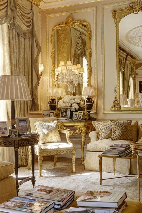 بيوت ملكية, French Style Living Room, Lavish Living Room, French Country Living, French Country Living Room, Country Living Room, French Interior, Elegant Interiors, Cool Ideas