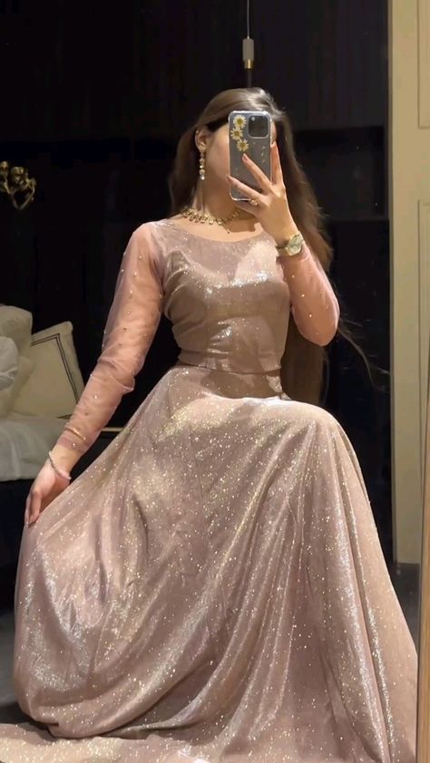 Moonlight Dress, Trending Summer Nails, Simple Dress Casual, Party Wear Gowns, Long Frock Designs, Wedding Mehndi, Pakistani Fancy Dresses, Desi Fashion Casual, Beautiful Pakistani Dresses