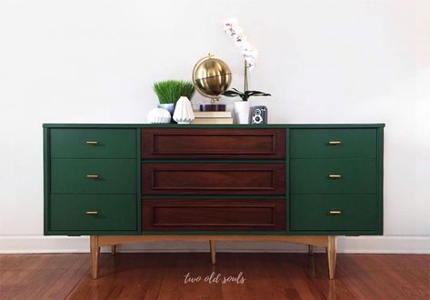 Vintage Mid Century Modern Emerald Green Painted Lowboy Dresser. This #mcm dresser pulled us out of our comfort zones and sparked a love and appreciation for the clean lines and beautiful construction of #midcenturymodernfurniture It also inspired many custom pieces, including several in what has become our signature green. Painting Wooden Furniture, Vintage Mid Century Furniture, Mid Century Modern Dresser, Diy Dresser, Modern Dresser, Refurbished Furniture, Cheap Furniture, Redo Furniture, Flipping Furniture