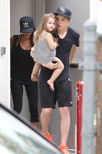 Brooklyn Beckham Style, The Beckham Family, Jeniffer Aniston, David Beckham Style, Harper Beckham, Beckham Family, Victoria And David, Fashion Evolution, Gigi Hadid Outfits