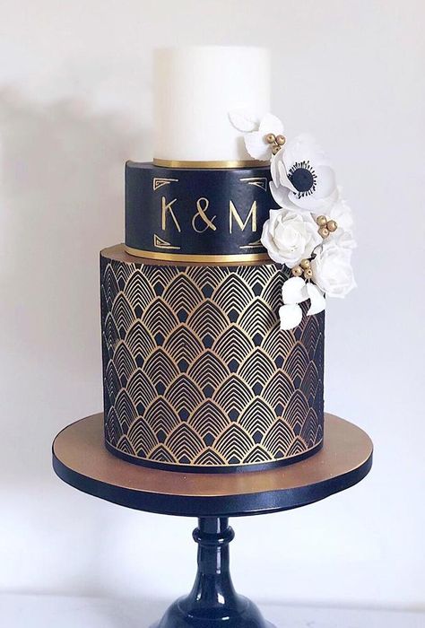 1920s Cake, Wedding Cake Black, Feather Stencil, Art Deco Wedding Cake, Black Wedding Cake, Wedding Cake Navy, Cake International, Art Deco Cake, Black Wedding Cakes