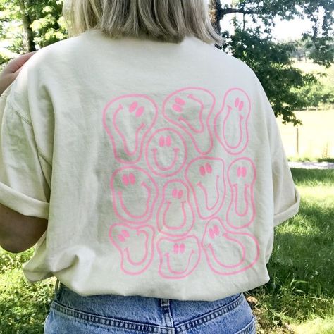 Funky Smiley Face, Yale Hoodie, Pink Screen, Smiley Face Design, Smiley Face Tshirt, Merch Design, Trendy Shirt Designs, T Shirt Painting, Cute Shirt Designs