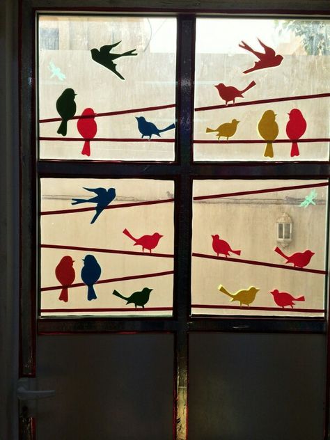 Art Room Window Ideas, School Window Decorations, Classroom Window Decorations, Classroom Window, Diy Classroom Decorations, Bird Template, School Wall Art, Christmas Cards Kids, School Murals