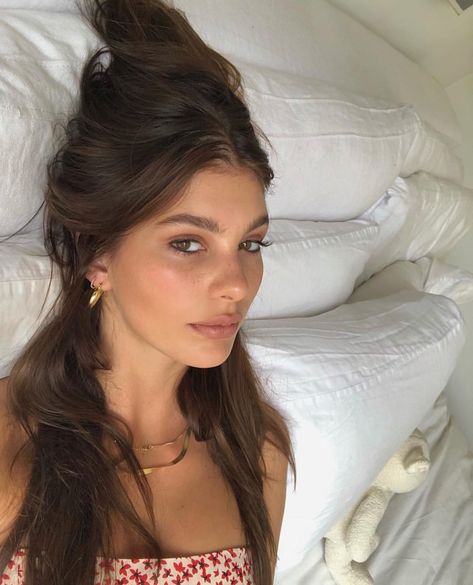 Camila Morrone Makeup Tip, Camila Morrone, Looks Pinterest, Natural Makeup Looks, Pretty Face, Maquillaje De Ojos, Hair Goals, Beauty Routines, Hair Inspo