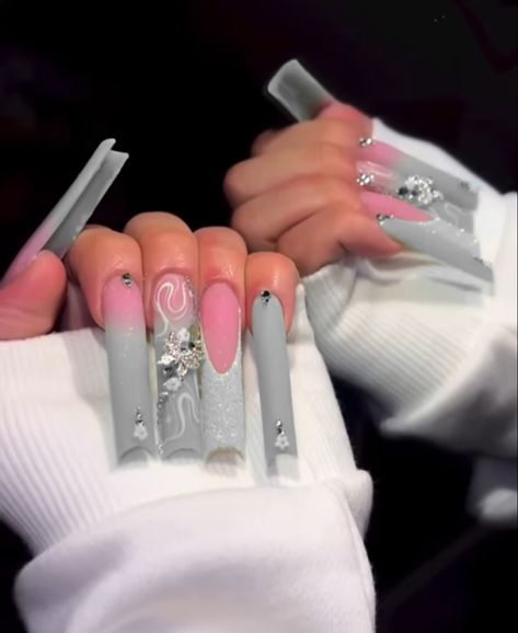 Grey And Pink Nails, Pink And Grey Nails, Grey Acrylic Nails, Bday Nails, Board Wallpaper, Birthday Hair, Gray Nails, Pretty Acrylic Nails, Nail Games