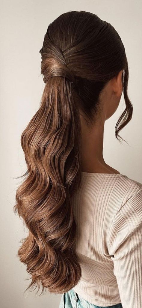 Indian Ponytail Hairstyles, Poney Tale Hairstyle Wedding, Ponytail Bridal Hair, Straight Ponytail Hairstyles, Ponytail Wedding, Wedding Ponytail Hairstyles, Media Cola, Glamorous Wedding Hair, Half Bun Hairstyles