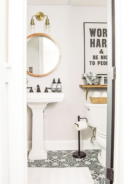 Vintage Powder Room, Vintage Modern Bathroom, Modern Powder Rooms, Powder Room Design, Room White, Pedestal Sink, Diy Bathroom Decor, Bath Room, Half Bath