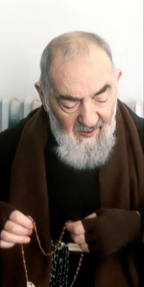 St Pio Of Pietrelcina, St Padre Pio, Orthodox Catholic, Traditional Catholicism, Catholic Wallpaper, Fulton Sheen, Friend Of God, Jesus Drawings, St John Paul Ii