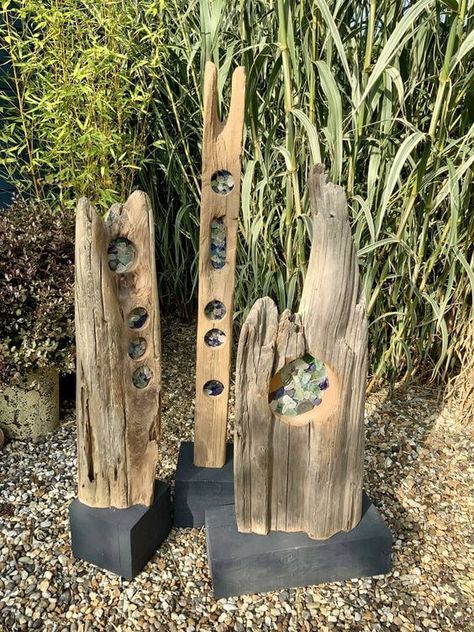 25 Easy Weekend Driftwood Garden Projects Driftwood Art Sculpture, Driftwood Diy, Driftwood Art Diy, Driftwood Ideas, Driftwood Projects, Driftwood Wall Art, Driftwood Sculpture, Driftwood Decor, Garden Deco