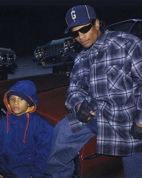 Eazy-E Old School Rap Aesthetic, Compton California, 90s Rappers Aesthetic, 90s Rappers, Eazy E, Hip Hop 90s, Straight Outta Compton, 90s Rap, Flannel Outfits