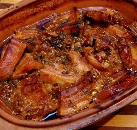 Romertopf Recipes, Eisbein Recipe, Clay Pot Cooking Recipes, Brick Recipe, Meat Lovers Recipes, Belly Pork, Tagine Cooking, Cooking Stone, Braised Pork Belly