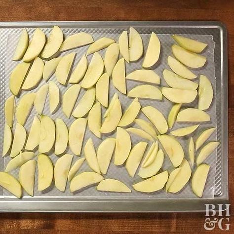 Don't let your fresh apples go to waste—save them for later with this easy freezing method. As a bonus, you'll have peeled apple slices at the ready for future crisps, cobblers, and desserts. Freezing Apples Slices, Can You Freeze Apples, How To Freeze Apples, Freeze Apples, Apples Slices, Thanksgiving Apple Pie, Rustic Apple Tart, Healthy Apple Desserts, Leftover Apples