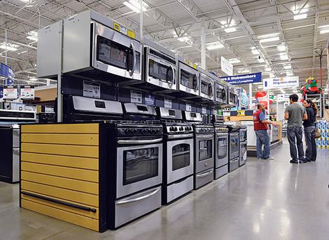 Plan Your Kitchen Remodel at a Big-Box Store - Consumer Reports Lowes Kitchen Island, Wood Look Tile Floor, Kitchen Table Bench, Home Appliance Store, Stainless Steel Kitchen Appliances, Frigidaire Gallery, Laundry Room Remodel, Bar Sink, Apartment Kitchen