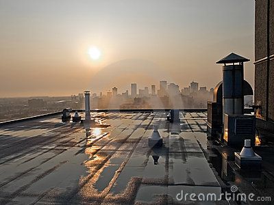 Watch the sunrise over a big city from a rooftop. New York Rooftop, Barefoot In The Park, Watch The Sunrise, Nyc Rooftop, The Rising Sun, Morning Sunrise, The Sunrise, Rising Sun, Summer Wallpaper