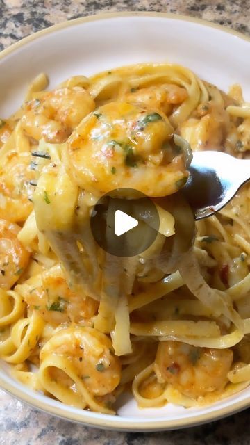 Carman Wilken on Instagram: "This Garlic Butter Shrimp Fettuccine is sooooo good and incredibly easy to make! #garlicbutter #shrimp #fettuccine #pasta #easyrecipe #dinnerideas" Shrimp Pasta Videos, Pasta With Fish Recipes, Shrimps With Pasta, Fettucini Alfredo Recipe Shrimp, Shrimp And Pasta Recipes Easy, Shrimp Casseroles, Pasta And Shrimp Recipes, Shrimp And Pasta Recipes, Shrimp Recipes Pasta