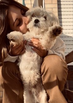 Aesthetic Dog Pictures With Owner, Dog Cuddle Aesthetic, Photo Idea With Dog, Dog Owner Aesthetic, Family Dog Pictures, Dog Instagram Captions, Dog Grooming Shih Tzu, Dog And Me, Photos With Pets