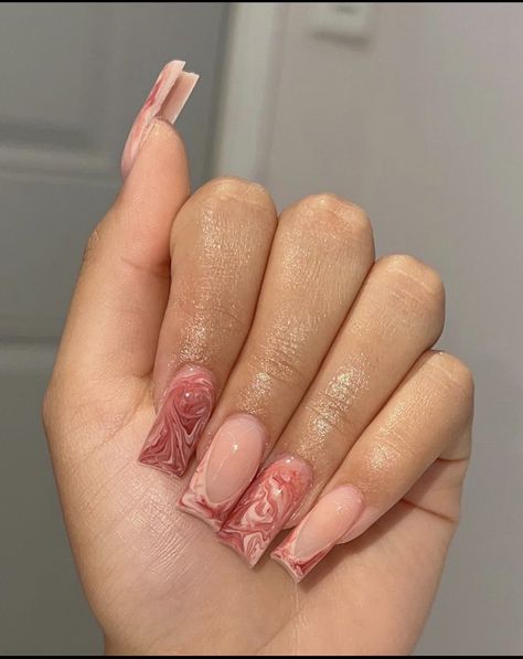 Marble Nail Inspiration, Mid Nail Designs, Mid Square Nails, Acrylic Nails For Baddies, Marble Nails Pink, Medium Acrylic Nails, Pink Marble Nails, Nail Inspo Pink, Marble Acrylic Nails