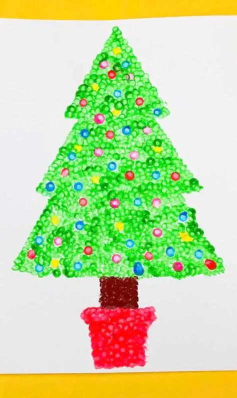 Christmas Tree Dot Painting, Qtip Art, Tree Dot Painting, Christmas Dot Painting, Art Christmas Tree, Santa Template, Quick And Easy Crafts, Tree Templates, Christmas Craft Projects