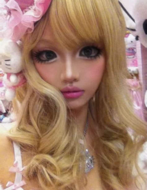 Concealer Tips, Gyaru Hair, Gyaru Aesthetic, Futuristic Makeup, Asian Makeup Tutorials, Korean Makeup Tips, Gyaru Makeup, Simple Makeup Tips, Doll Eye Makeup