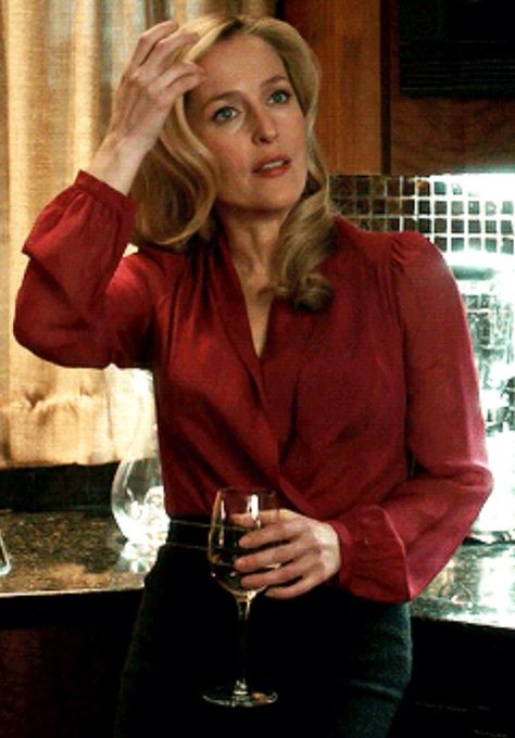 Bedelia Du Maurier Stella Gibson, Britt Ekland, Dana Scully, Gillian Anderson, Madonna, Illinois, Red Leather Jacket, Work Outfit, Pretty People