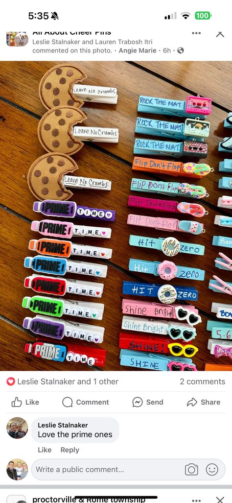 Volleyball Clothespins Ideas, Cheerleading Crafts Diy, Volleyball Clothespins, Cheer Pins Diy, Cheer Pin Ideas, Cheerleading Clothespins, Cali Cheer, Cheer Pegs, Cheer Clothespins Ideas