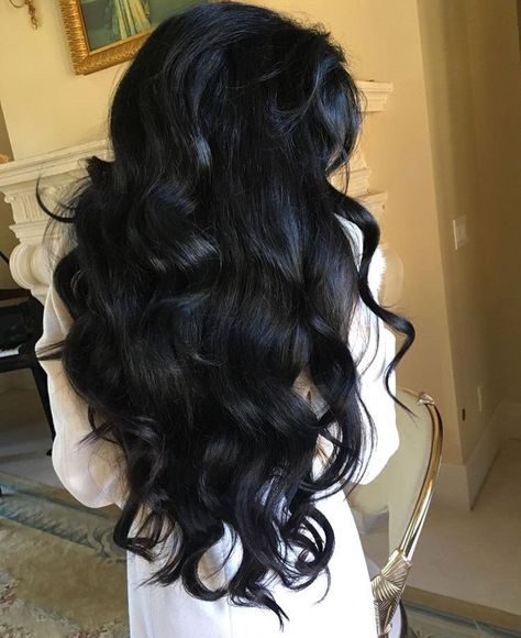 Wavy Black Hair, Body Wave Hair Extensions, Black Wavy Hair, Yennefer Of Vengerberg, Jet Black Hair, Long Hair Extensions, Black Hair Color, Peinados Fáciles Para Cabello Corto, Voluminous Hair